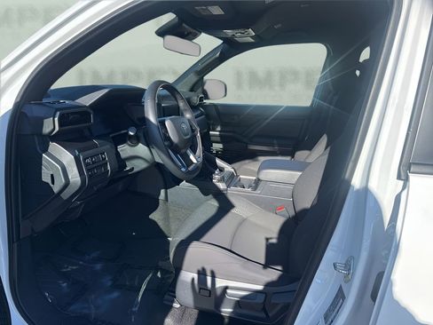 Used 2025 Toyota 4Runner SR5 image 9