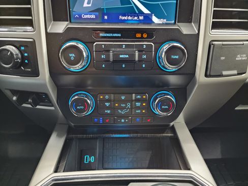 Used 2021 Ford F350 Lariat image 15