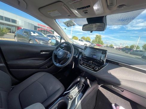 Used 2021 Toyota Corolla LE FWD image 5