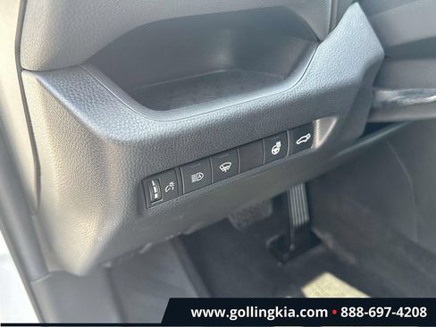 Used 2022 Toyota RAV4 XLE Premium AWD/4WD image 20