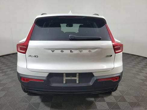 Certified 2026 Volvo XC40 B5 Plus AWD/4WD image 7