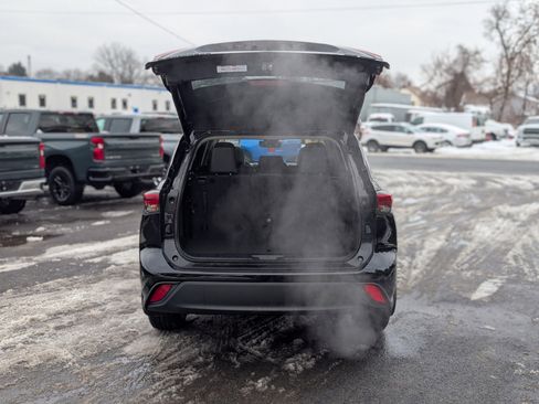 Used 2023 Toyota Highlander XLE image 41