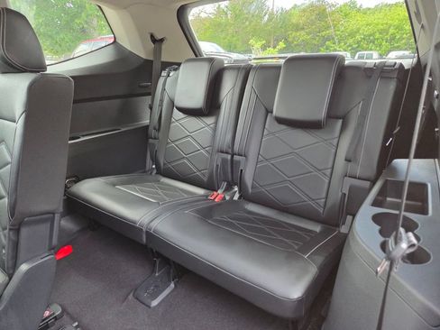 Used 2024 Volkswagen Atlas SE FWD image 19