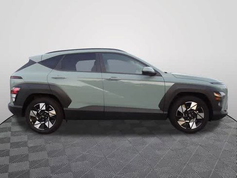 Used 2025 Hyundai Kona SEL FWD image 4