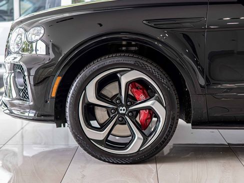 Used 2022 Bentley Bentayga image 8