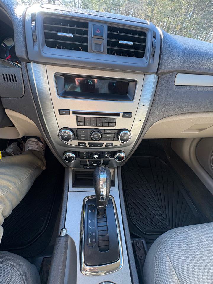 Used 2011 Ford Fusion S FWD image 18
