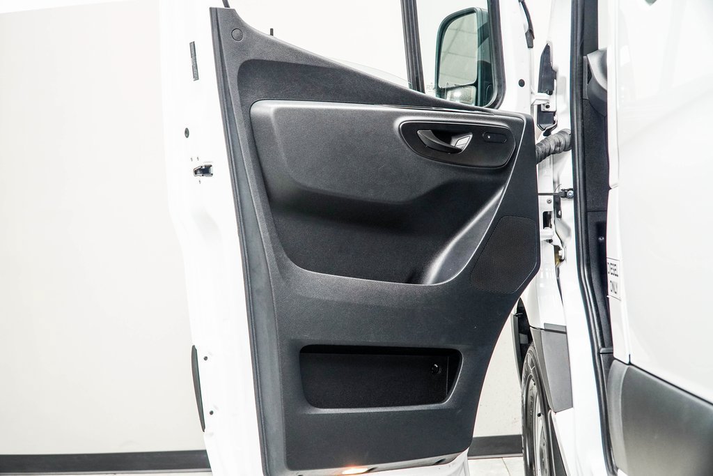 Used 2024 Mercedes-Benz Sprinter 2500 image 33