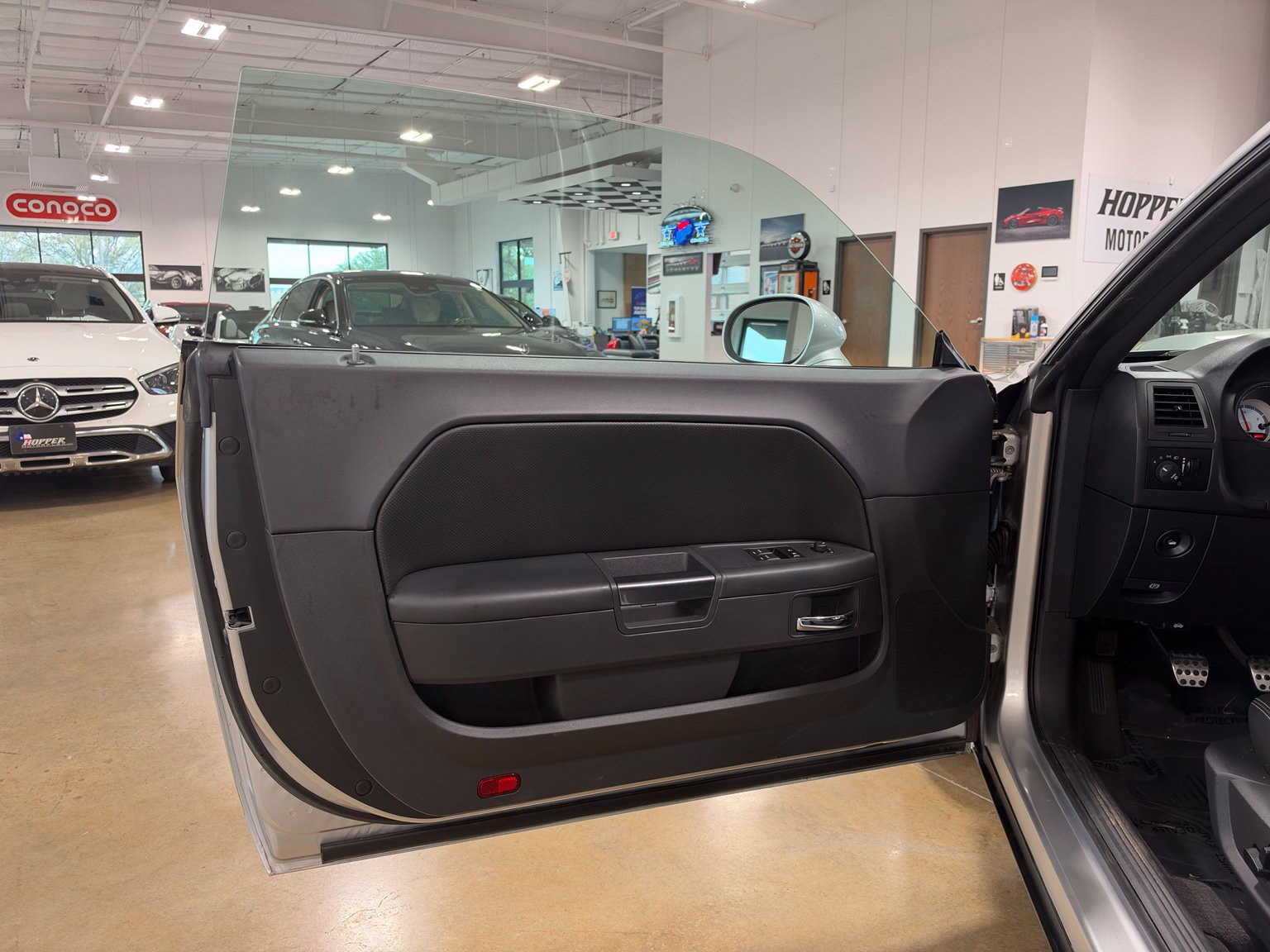 Used 2010 Dodge Challenger R/T RWD image 13