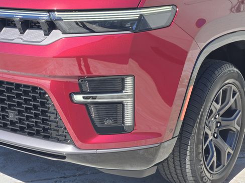 New 2026 Jeep Grand Wagoneer Limited AWD/4WD image 6