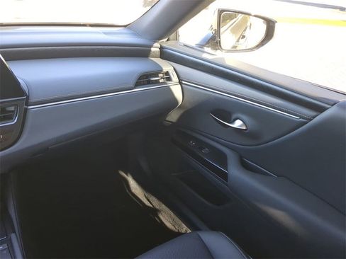 Used 2022 Lexus ES 350 w/ Premium Package image 18