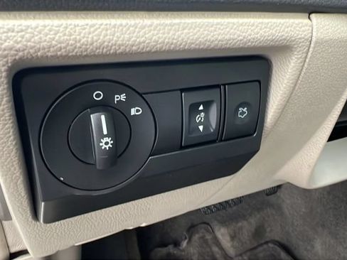 Used 2011 Ford Fusion S FWD image 17