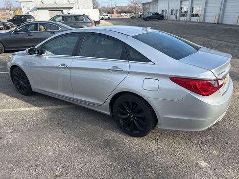 Used 2013 Hyundai Sonata SE w/ Navigation & Sunroof Pkg image 8