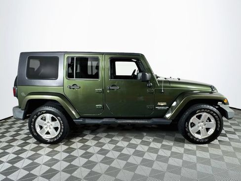 Used 2008 Jeep Wrangler Unlimited Sahara w/ Dual Top Group AWD/4WD image 8