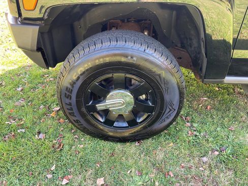 Used 2008 HUMMER H3 Luxury w/ Chrome Appearance Package image 30