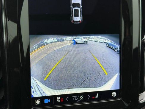 Certified 2023 Volvo XC60 B5 Plus w/ Climate Package image 21