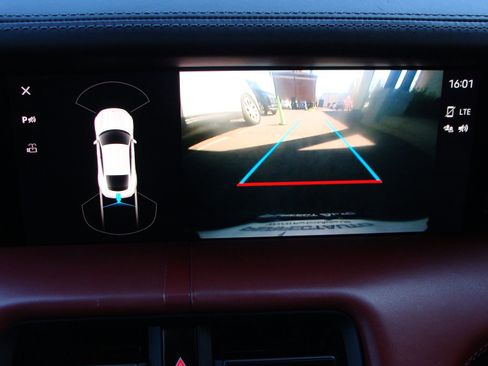 Used 2020 Porsche Taycan 4S image 26