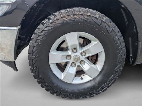 Used 2019 RAM 1500 Classic SLT image 23