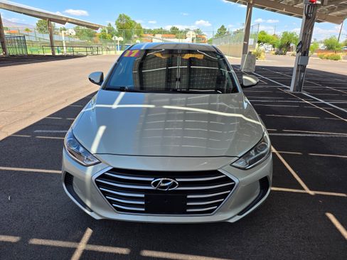 Used 2017 Hyundai Elantra SE FWD image 8