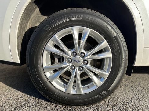 Used 2024 Cadillac XT6 Luxury w/ LPO, Floor Liner Package AWD/4WD image 4