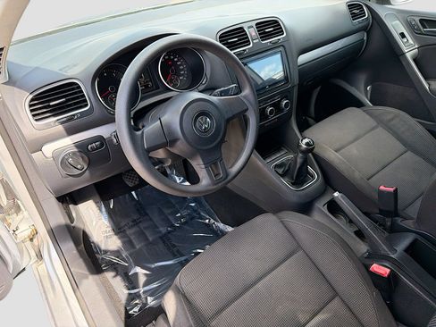 Used 2010 Volkswagen Golf 2-Door image 24