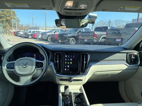 Used 2024 Volvo S60 B5 Core image 22