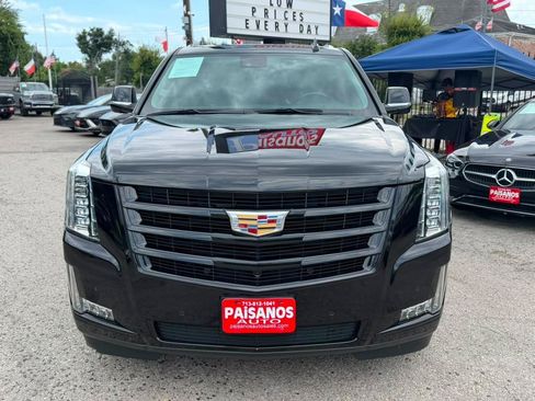 Used 2020 Cadillac Escalade Luxury w/ Escalade Sport Edition AWD/4WD image 4