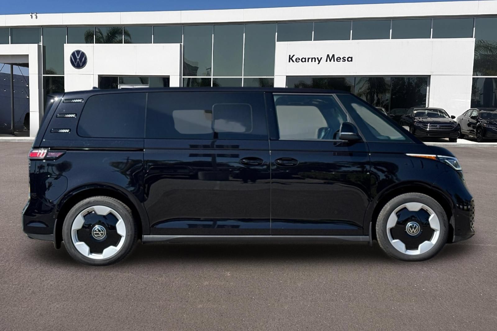 New 2025 Volkswagen ID. Buzz Pro S RWD image 3