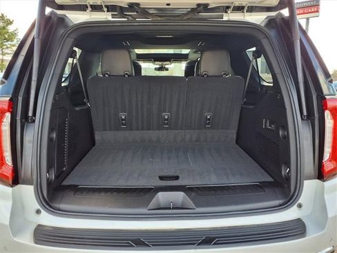 Used 2021 GMC Yukon XL SLT w/ SLT Premium Package image 25