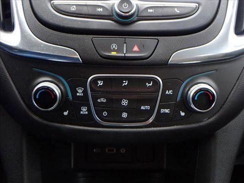 Used 2024 Chevrolet Equinox LT image 19