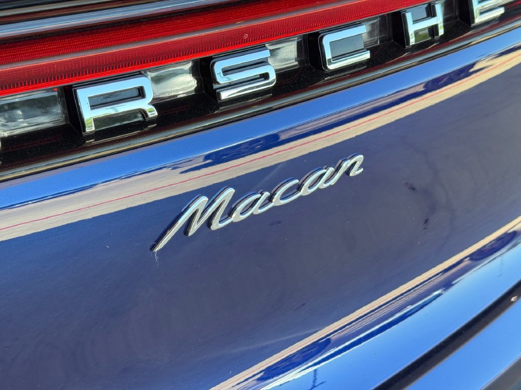 Certified 2026 Porsche Macan AWD/4WD image 12