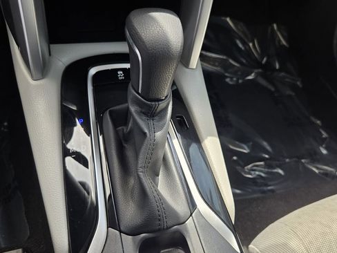 Used 2023 Toyota Corolla Cross LE image 20