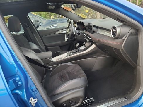 Used 2024 Alfa Romeo Tonale Veloce w/ Active Assist Package image 7