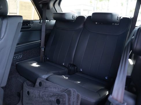 Used 2025 Land Rover Range Rover Long Wheelbase SE AWD/4WD image 33