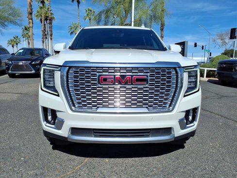Used 2022 GMC Yukon XL Denali w/ Denali Premium Package image 2