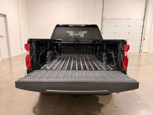 Used 2020 Chevrolet Silverado 1500 Custom w/ Custom Value Package image 9