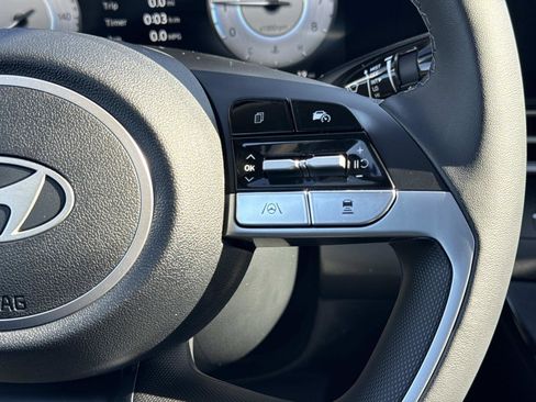 New 2026 Hyundai Elantra Limited image 6