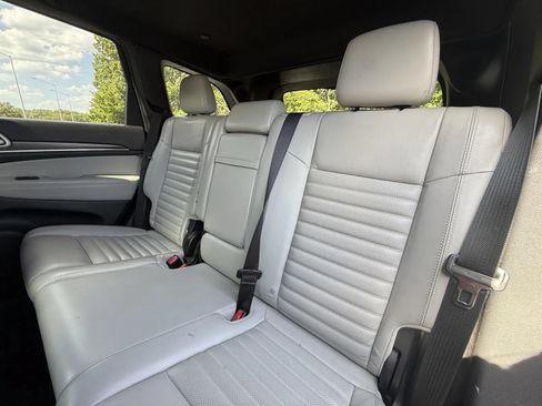 Used 2018 Jeep Grand Cherokee Limited AWD/4WD image 9