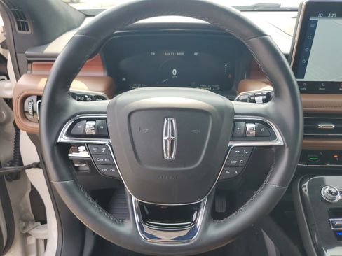 Certified 2023 Lincoln Nautilus Reserve AWD/4WD image 14