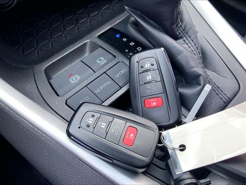 Used 2023 Toyota RAV4 XLE w/ Convenience Package FWD image 15