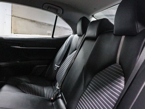 Used 2023 Toyota Camry SE FWD image 18
