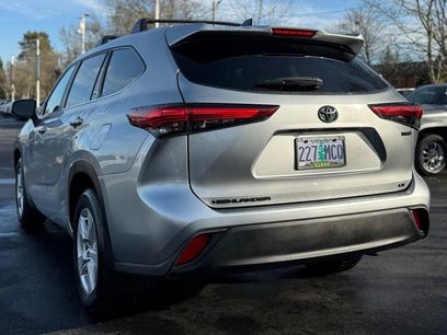 Used 2023 Toyota Highlander LE