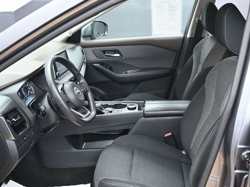 Used 2022 Nissan Rogue SV image 16