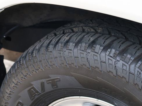 Used 2001 Lexus LX 470 4WD image 14