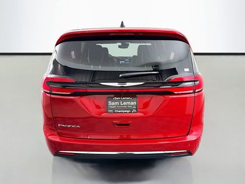 New 2026 Chrysler Pacifica Select image 6