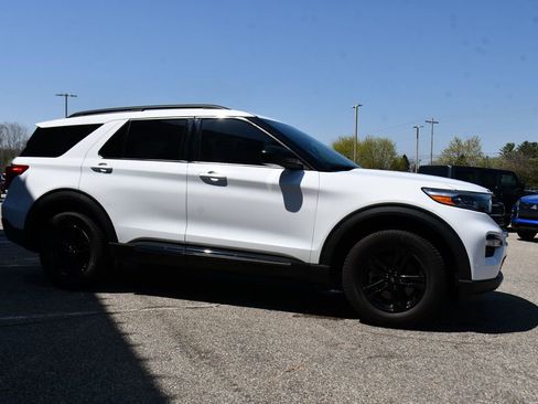 Used 2021 Ford Explorer XLT w/ Equipment Group 202A AWD/4WD image 8