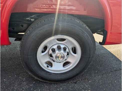 New 2025 Chevrolet Express 2500 Work Van w/ Driver Convenience Package image 24