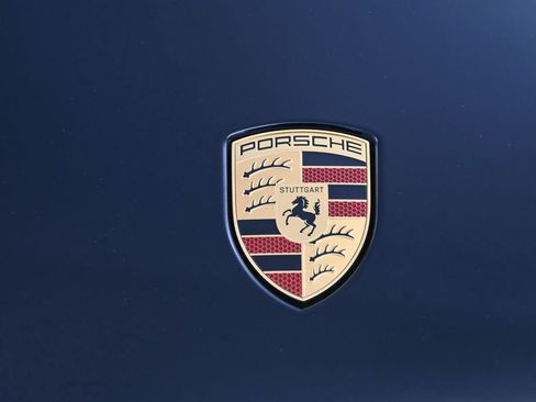 Certified 2025 Porsche Cayenne Coupe AWD/4WD image 32
