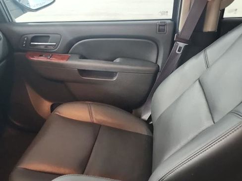 Used 2013 Chevrolet Avalanche LTZ RWD image 32