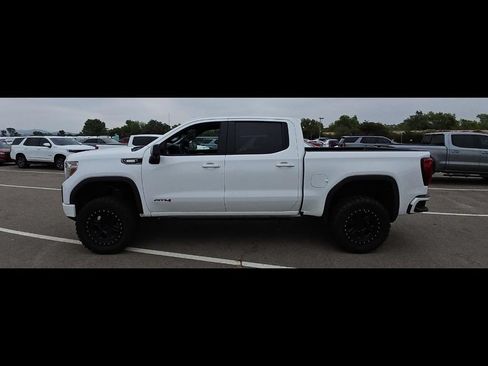 Used 2020 GMC Sierra 1500 AT4 w/ AT4 Premium Package AWD/4WD image 4
