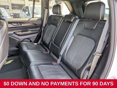 Used 2025 Jeep Grand Cherokee Altitude AWD/4WD image 24